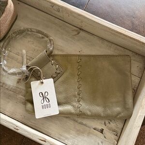 HOBO Sable Clutch